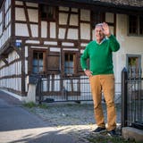 Zwischen Rampenlicht und Hühnerhof: Pepe Lienhard kurz vor Tourbeginn in seinem Frauenfelder Daheim