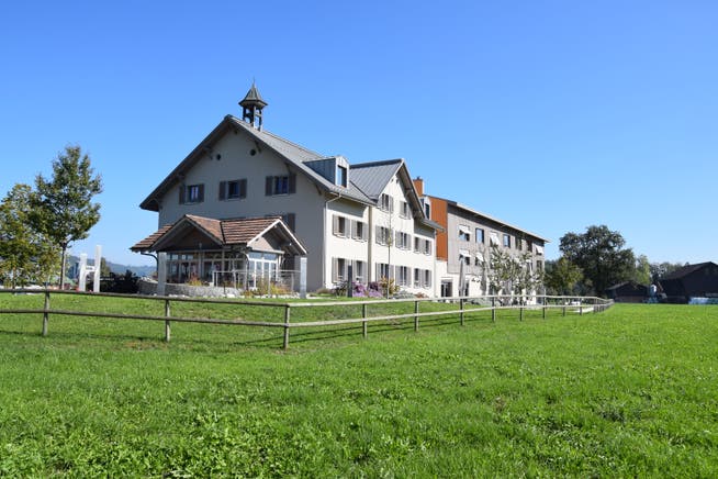 Das Wohn- und Pflegeheim Lindenbaum zwischen Zuzwil und Züberwangen bietet seit dem Umbau und der Erweiterung 46 betagten Personen ein Zuhause. Bild: Lara Wüest