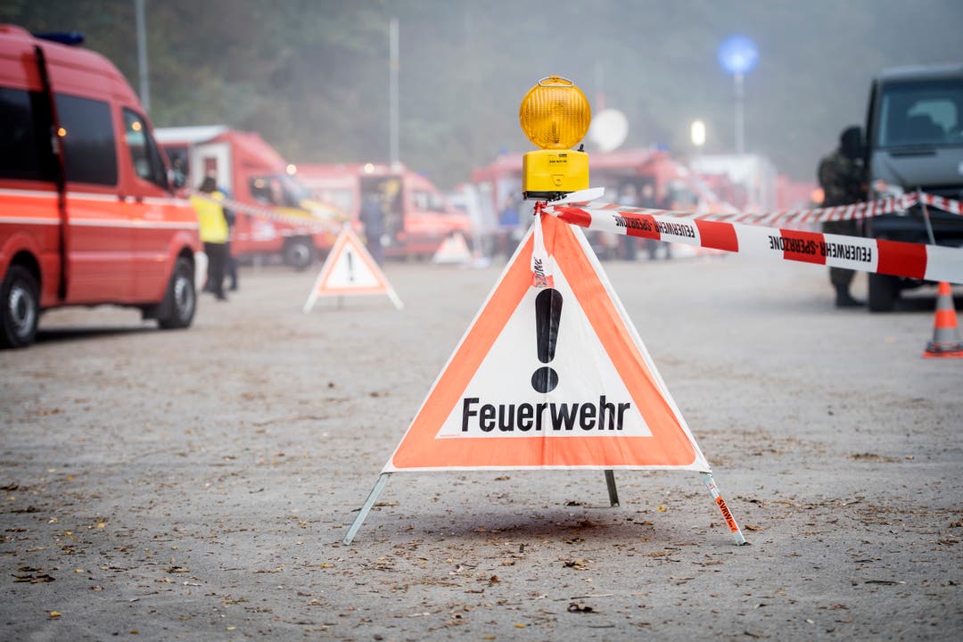Frauenfeld TG - In einer gross angelegten Übung zum Thema Koordination kamen Feuerwehrleute aus der ganzen Schweiz nach Frauenfeld.