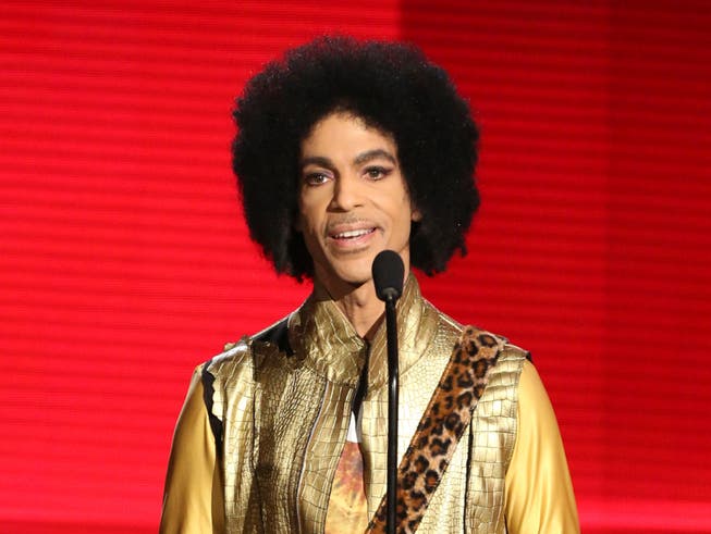 Die Familie des 2016 verstorbenen Musikers Prince will nicht, das US-Präsident Donald Trump die Songs der Popikone spielt. (Bild: KEYSTONE/AP Invision/MATT SAYLES)