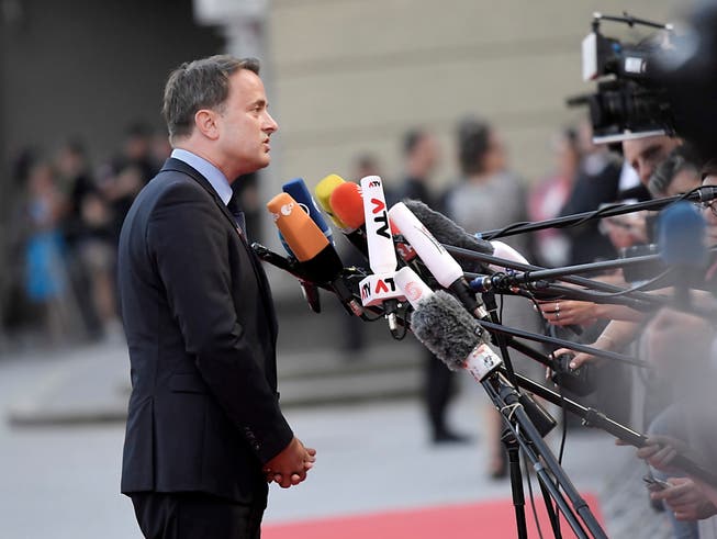 Luxemburgs Regierungschef Xavier Bettel reklamiert den Wahlsieg am Sonntagabend für sein Regierungsbündnis. (Bild: KEYSTONE/EPA/CHRISTIAN BRUNA)