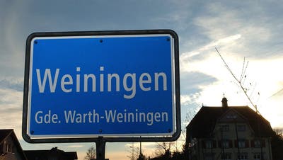 Die Ortseingangstafel von Weiningen, Gemeinde Warth-Weiningen. (Bild: Nana do Carmo)