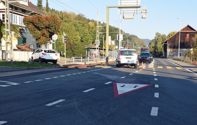 Auf der Kreuzung in Mosen sind ein Lieferwagen und ein Personenwagen kollidiert (Bilder: Luzerner Polizei)