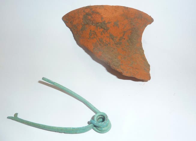 Diese Fibel (Gewandnadel) aus Bronze sind typische Funde des 1. Jahrhundert vor Christus aus Bronze. (Bild: PD)
