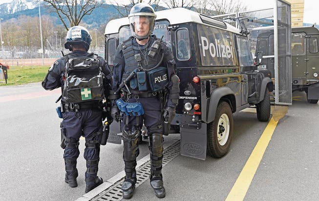 Die neue Montur der Zentralschweizer Polizeikorps kostet 3200 Franken. (Bild: PD/Luzerner Polizei)