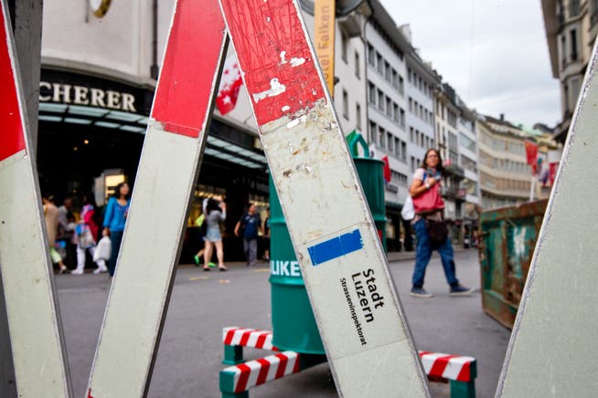 Die Strasse zwischen Grendel und Löwengraben in der Stadt Luzern wird abschnittsweise gesperrt. (Bild: Philipp Schmidli)
