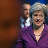 May fordert vor Johnson-Rede Rückhalt für ihren Brexit-Kurs