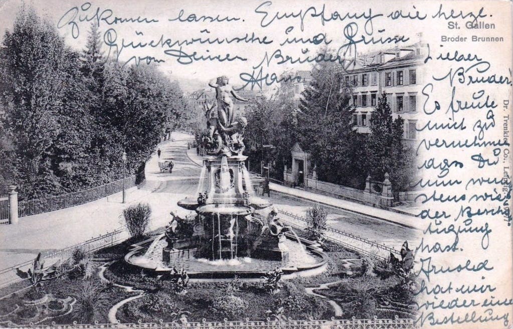 Der Broderbrunnen auf einer Ansichtskarte, die 1902 nach Paris geschickt wurde. Auffällig sind die vielen Bäume und Büsche, die den Oberen Graben säumen. (Bilder: Sammlung Reto Voneschen)