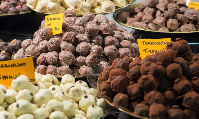 Pralinés all’italiana: Nicht nur im Piemont, auch in Umbrien, in der Toscana oder auf Sizilien wird Schokolade produziert, teils in kleinen Manufakturen. (Bild: Getty)