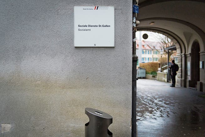 Sozialamt an der Brühlgasse 1: Immer mehr Einwohnerinnen und Einwohner der Stadt machen den Weg dorthin. (Bild: Benjamin Manser - 2. März 2015)