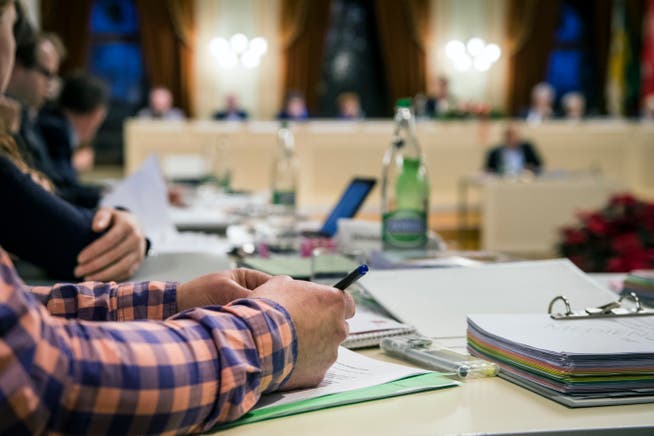 Im Grossen Bürgersaal an der Gemeinderatssitzung zum Stadtbudget 2018. (Bild: Reto Martin, 13.Dezember 2017)