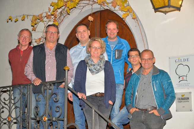 Die Co-Präsidenten des Gegenkomitees (von links): Fritz Streuli (SP), Heinz Schadegg (SVP), Martin Brenner (FDP), Marianne Scherrer (EVP), Lukas Madörin (EDU), Steven Müller (J&amp;A) und Peter Büchel (CVP). (Bild: Mario Testa)