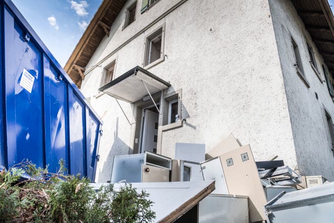Die Häuser an der Thurfeldstrasse werden bereits abgebrochen. Dies obwohl eine Initiative die Siedlung schützen will. Das Abstimmungsdatum ist nun fix. (Bild: Andrea Stalder)