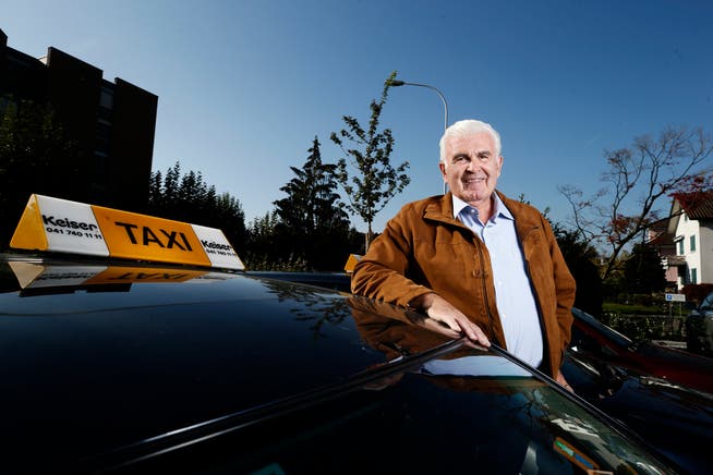 Kari Iten aus Unterägeri arbeitete während 55 Jahren für das Taxiunternehmen Taxi Keiser Zug. Nun tritt er in den Ruhestand. (Bild: Stefan Kaiser (Zug, 26. Oktober 2018))