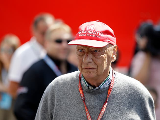 Noch ist unklar, wann Formel-1-Legende Niki Lauda an die Rennstrecke zurückkehrt (Bild: KEYSTONE/AP/LUCA BRUNO)