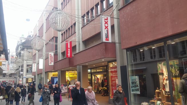 Interdiscount und Vögele Shoes ziehen sich aus der Luzerner Altstadt zurück. (Bild: Stefan Dähler (Luzern, 23. November 2018))