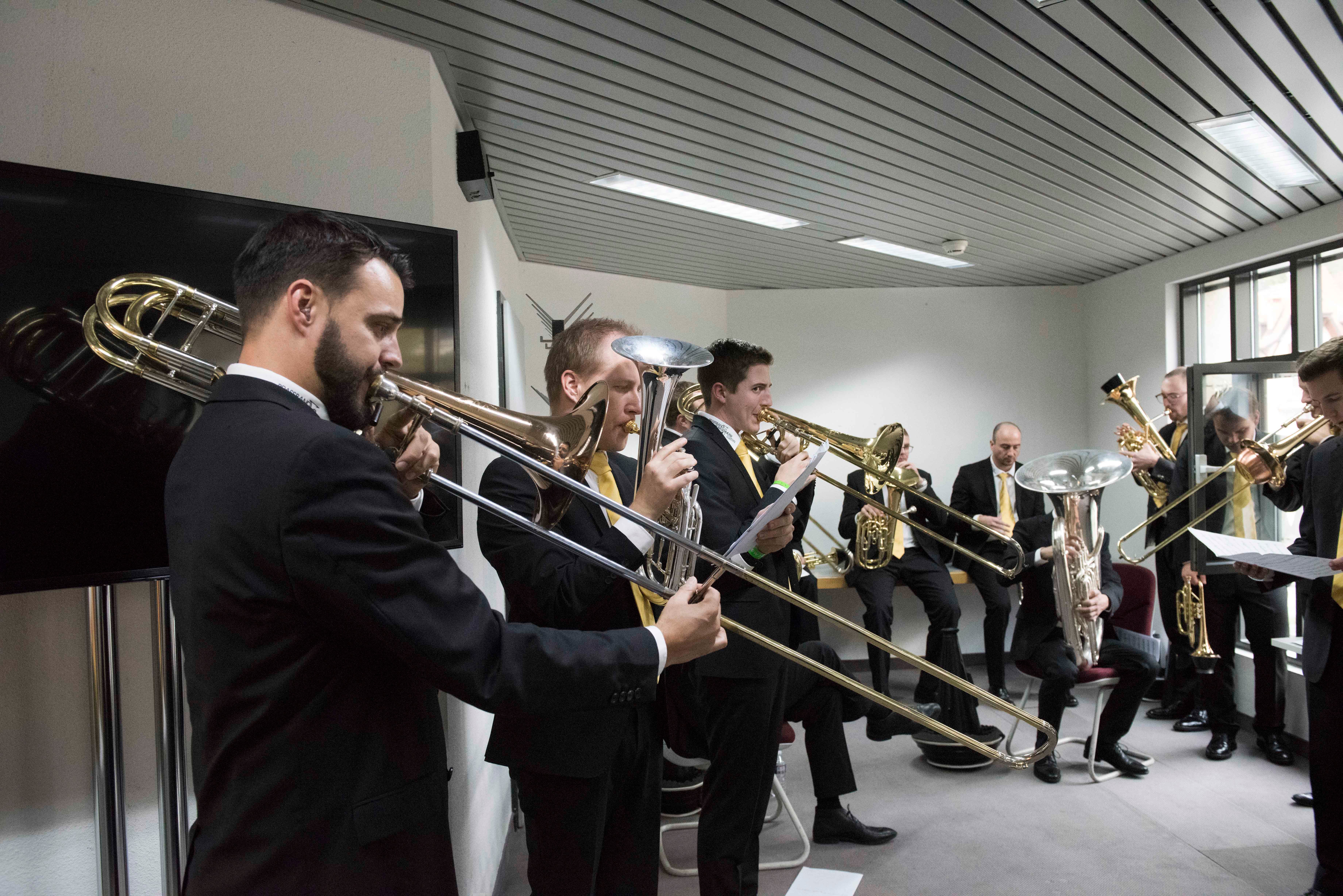 Die Töne werden getroffen bei der Brass Band Bürgermusik Luzern.
