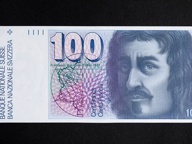 Diese 100-Franken-Note soll nur noch bis im Mai 2020 umgetauscht werden können. Das will der Ständerat. Der Bundesrat möchte den unbefristeten Umtausch ermöglichen. (Bild: KEYSTONE/GAETAN BALLY)