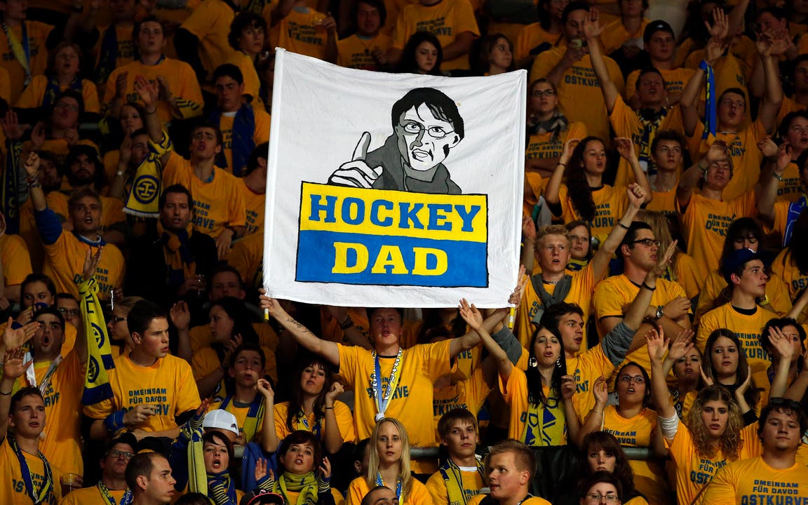 Als «Hockey Dad» bezeichneten die HCD-Fans den Trainer, der 22 Jahre für den Eishockeyclub tätig war. (Bild: Patrick B. Kraemer/Keystone, Kloten, 21. September 2012)