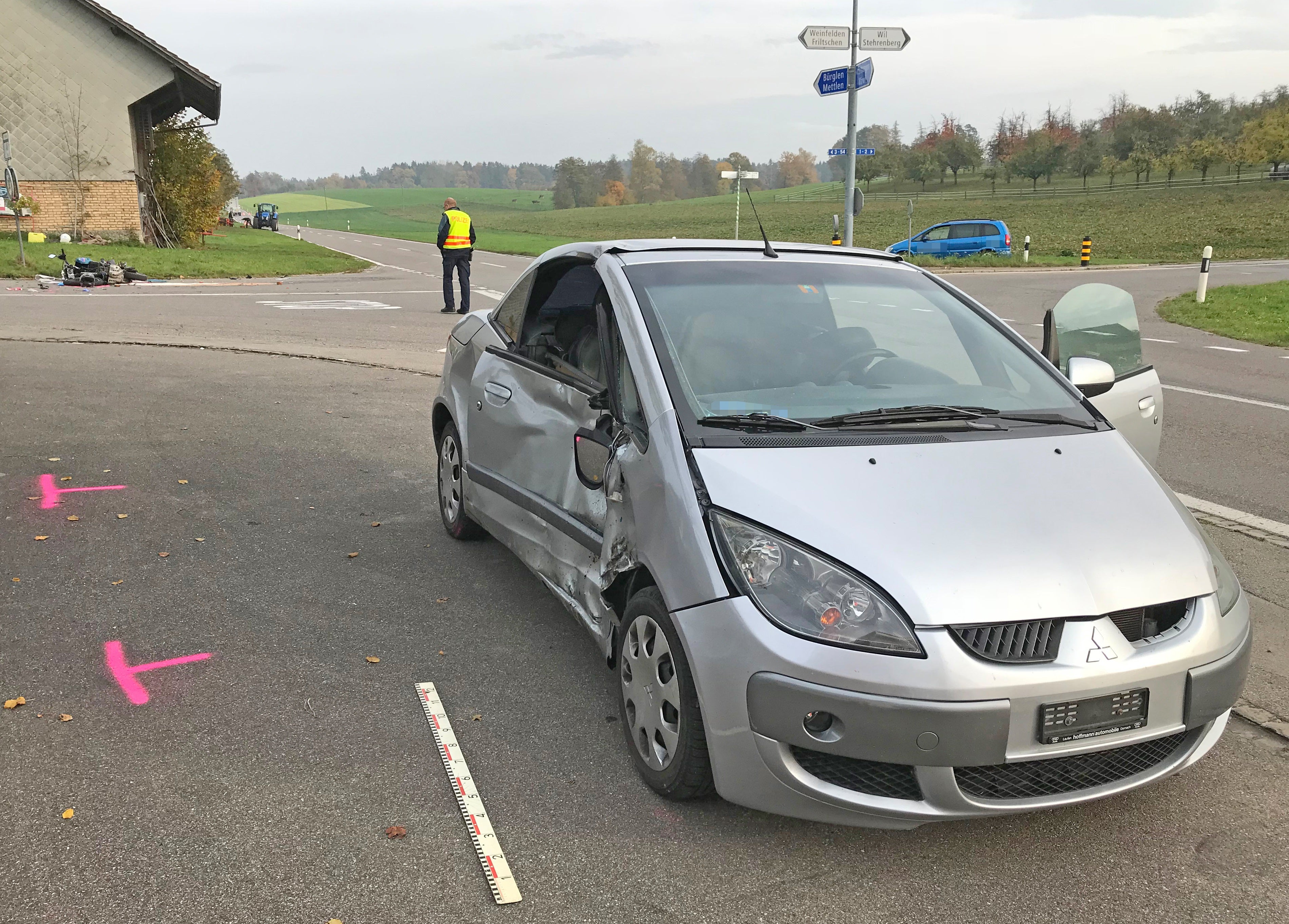 Vortrittsberechtigter Motorradfahrer Stirbt Bei Kollision Mit Auto