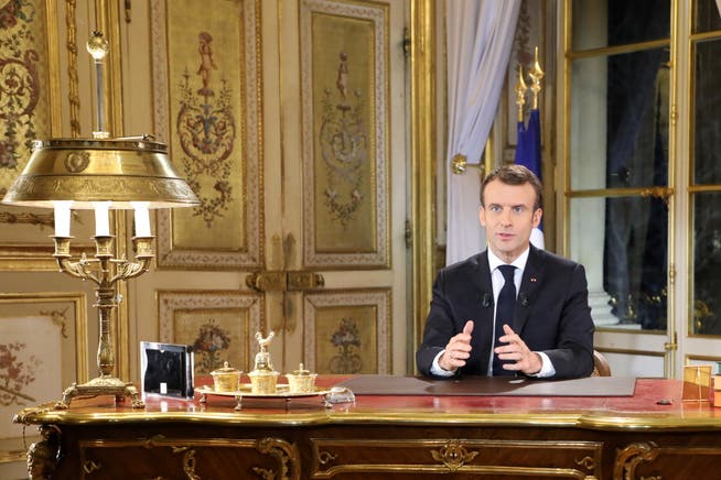Emmanuel Macron während seiner Ansprache am Montag in Paris. (Bild: Ludovic Marin/EPA)