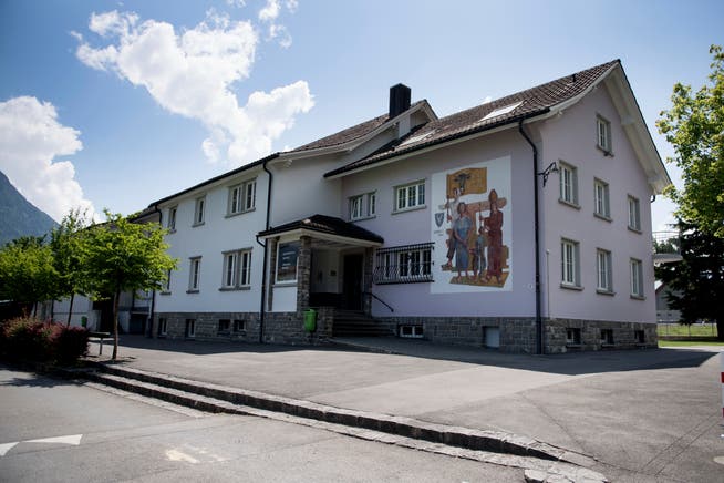 Schule und Gemeindeverwaltung von Seedorf und Bauen sind bereits heute zusammengelegt. (Bild: Corinne Glanzmann, Seedorf, 5. Juni 2018)