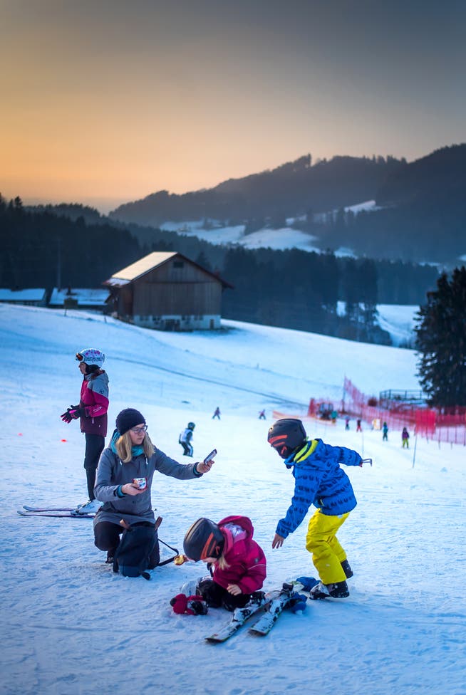 Der Kinderskilift Bischofberg bei Heiden ist bereits seit Samstag in Betrieb. (Bilder: Michel Canonica)