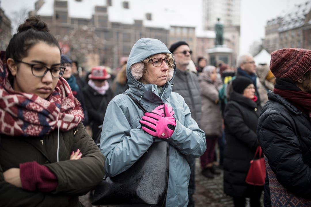 Innehalten für die Opfer des Anschlags. (Bild: AP Photo/Jean-Francois Badias, Strassburg, 16. Dezember 2018))