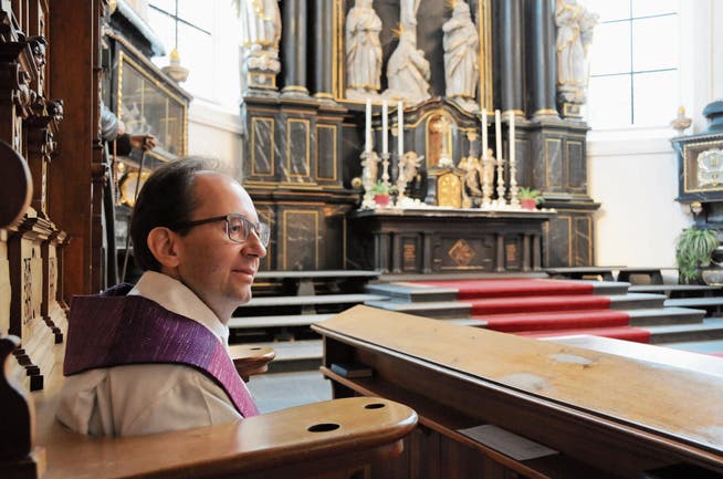 Ungewisse Zukunft: David Blunschi in der Pfarrkirche. (Bild: Oliver Mattmann (Stans, 14. Dezember 2018))