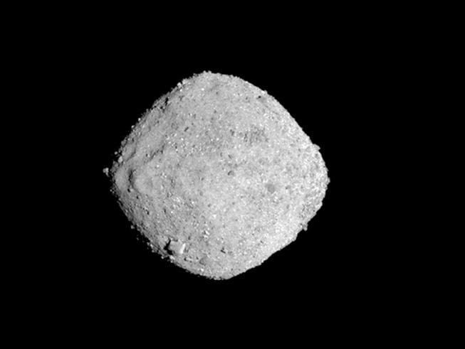 Asteroid Bennu mit einem Durchmesser von 500 Metern könnte der Erde in mehr als 150 Jahren recht nahe kommen. (Bild: KEYSTONE/AP NASA/Goddard/University of Arizona)