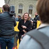 Heidi Zgraggen lässt sich trotz ihrer Nichtwahl von ihren Fans in Bern feiern. (Bild: Corinne Glanzmann, Bern, 5. Dezember 2018)