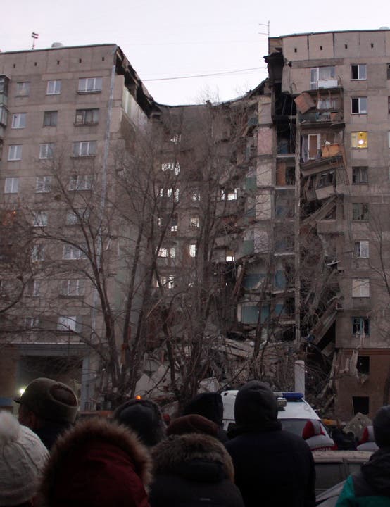 Am Montag kam es in einem Mehrfamilienhaus in Magnitogorsk am Ural zu einer Gasexplosion, dabei wurden mehrere Menschen verletzt. (Bild: Keystone/Ilya Moskovets)