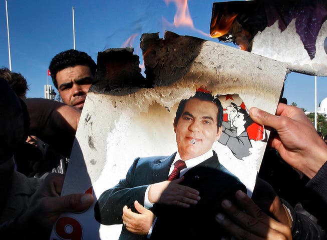 60 Millionen Franken des tunesischen Ex-Diktators Ben Ali und seiner Verbündeten sind derzeit auf Schweizer Konten gesperrt. (Bild: AP/Christophe Ena)