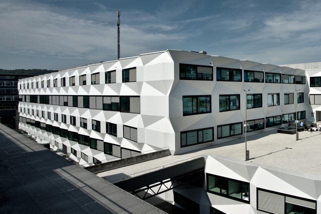 Das Hauptgebäude der Pädagogischen Hochschule und der Uni Luzern. (Bild: Pius Amrein / Neue LZ)