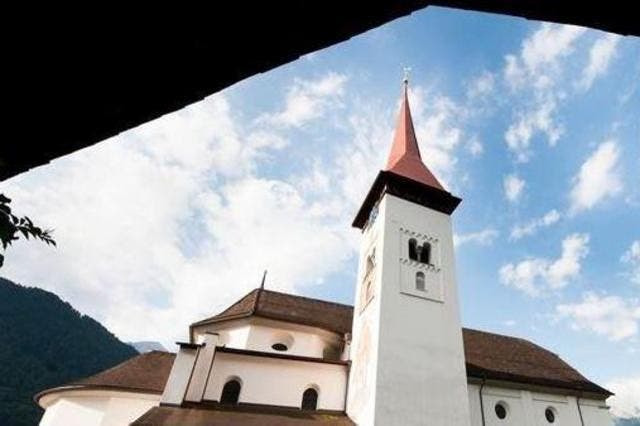 BÜRGLEN: Urner Pfarrer widersetzt sich der Kirche | Luzerner Zeitung