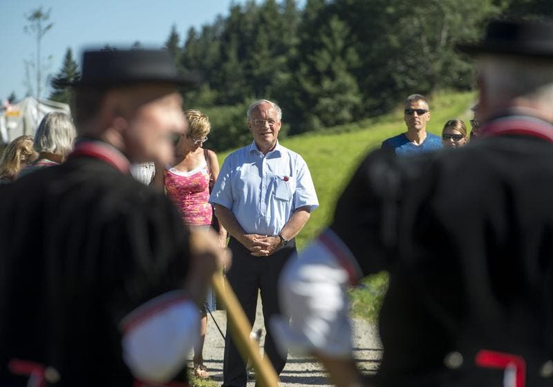 Bundesrat Johann Schneider- Ammann besucht am 1. August den Birkenhof in Sörenberg, um am 1. Augustbrunch teilzunehmen. (Bild: Keystone)