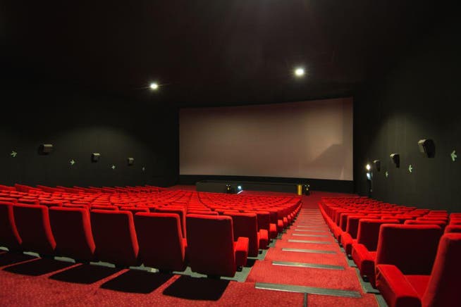 Ein Pathé-Kinosaal mit den charakteristischen roten Sesseln. (Bild: Pathé)