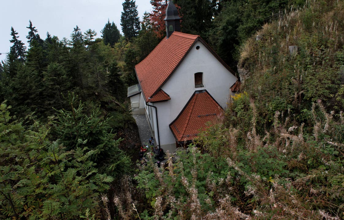 Die Felsenkapelle befindet sich zwischen den Nagelfluehfelsen auf Rigi Kaltbad. (Bild: Nadia Schärli (Neue LZ))