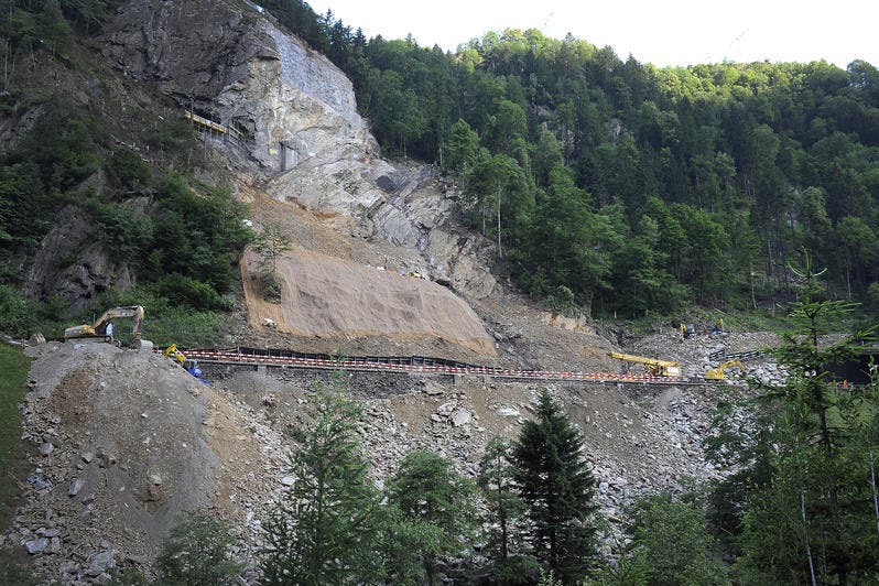 Am 30. Juni laufen die letzten Arbeiten vor der Öffnung der SBB-Gotthardlinie. (Bild: Maria Schmid / Neue LZ)