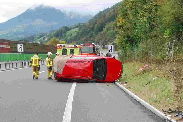 Die Unfallstelle nach dem Loppertunnel auf der A8 Richtung Brünig. (Bild: Kantonspolizei Obwalden)