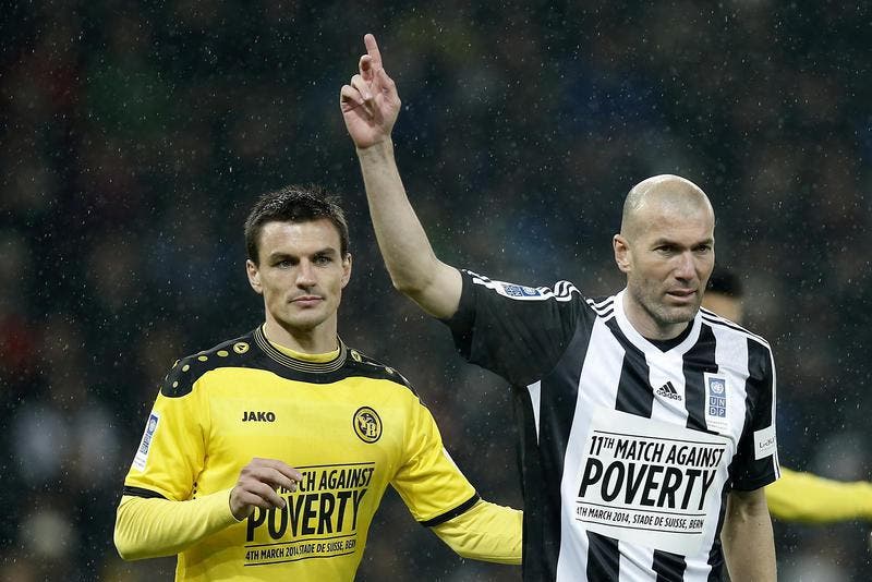 Zinedine Zidane und Alain Rochat. (Bild: Keystone)