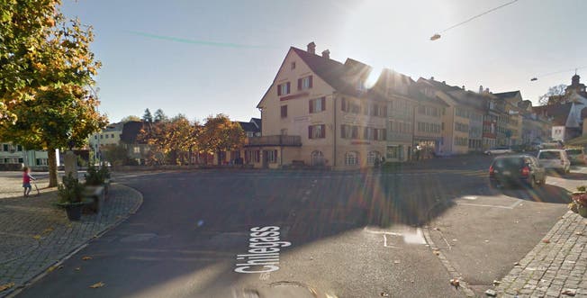 In diesem Kreuzungsbereich ist es zur Kollision zwischen Töfffahrer und Auto gekommen. (Bild: Google Streetview)