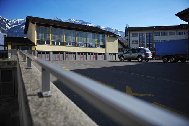 Schulhausareal und Feuerwehrdepot in Kerns. (Bild: Corinne Glanzmann / Neue NZ)