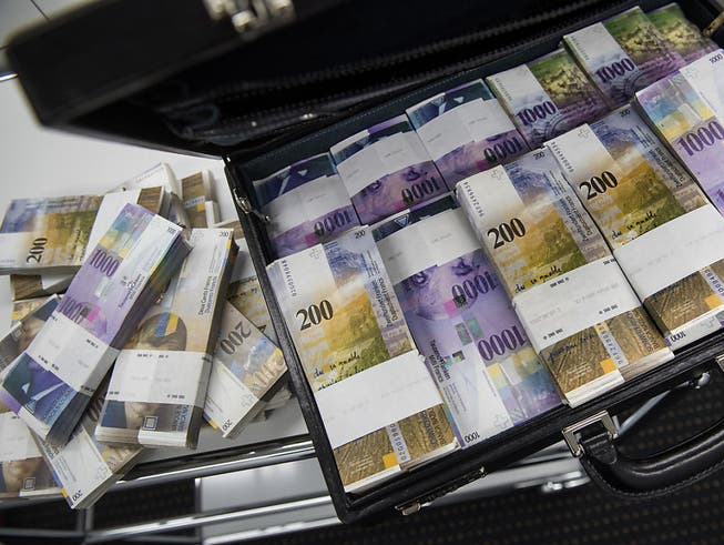 Die Schweizer Behörden bekommen für ihr Vorgehen gegen Geldwäscherei insgesamt gute Noten. (Archiv) (Bild: KEYSTONE/GABRIELE PUTZU)