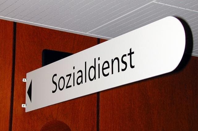Im Sozialamt gibt es neu die Fachstelle für Gesellschaftsfragen. (Symbolbild Adrian Venetz/Neue OZ)