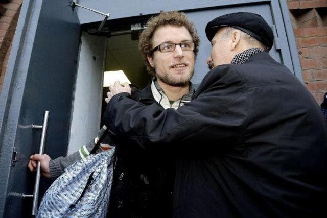 Der Schweizer Greenpeace-Aktivist Marco Weber wird in St. Petersburg freigelassen. (Bild: Keystone)