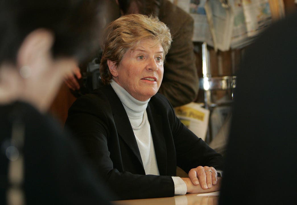 Helen Leumann, ehemalige Präsidentin der Geschäftsprüfungsdelegation der Eidgenössischen Räte, verliest ein Communique zur Aussprache der Delegation mit dem Sicherheitsausschuss des Bundesrates. (Bild: Keystone)