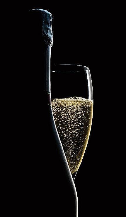 An Silvester wird er getrunken, nicht erforscht: der Champagner. (Bild: Getty)