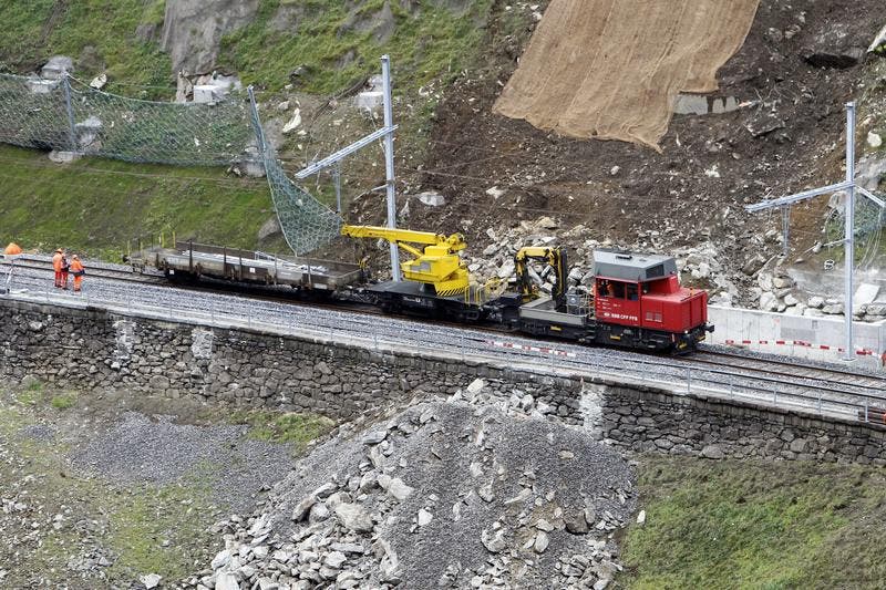 Die Gotthard-Eisenbahnlinie ist seit Sonntagnachmittag für den Güterverkehr wieder offen. (Bild: Keystone)