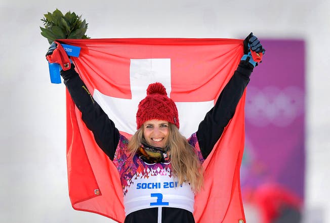 Sie zahlte die Förderung im Projekt «Women on the podium» mit Gold zurück: Snowboarderin Patrizia Kummer, Siegerin im Parallel-Riesenslalom. (Bild: AP/Andy Wong)